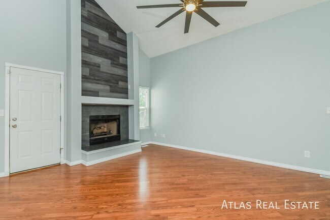 Building Photo - 6170 Iverson Ct