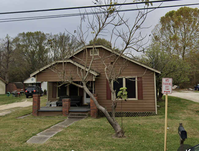 Building Photo - 12619 Crosby Lynchburg Rd