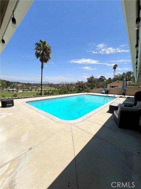 Building Photo - 4835 Cliffside Dr
