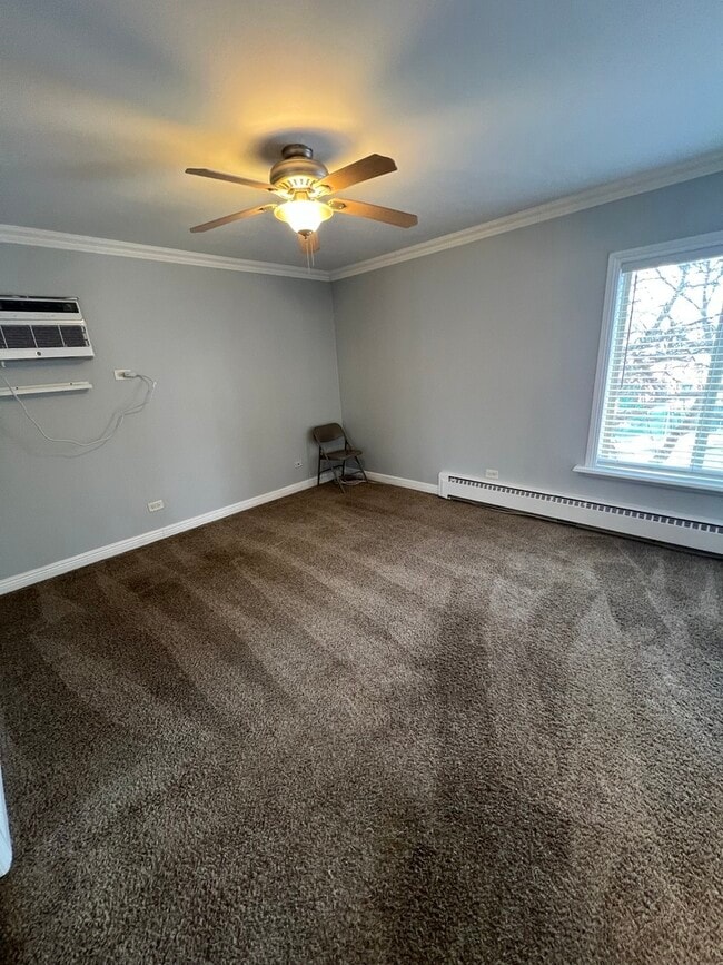 Building Photo - 910 W Alleghany Dr