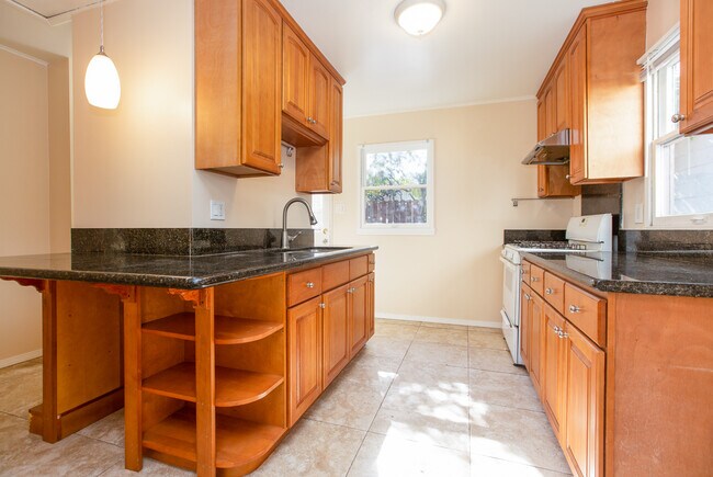 Building Photo - 31 S Parkwood Ave