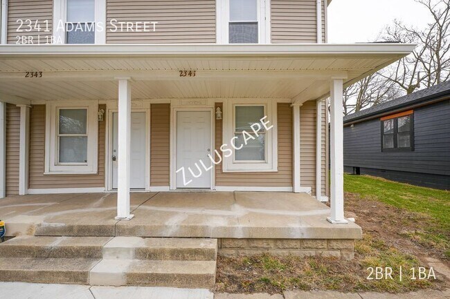 Foto del edificio - 2341 Adams St