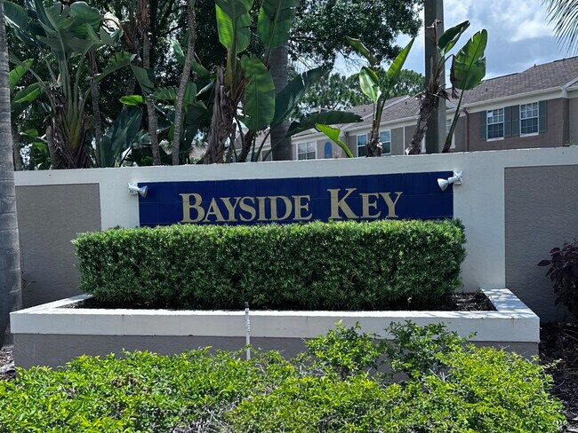Foto del edificio - 6211 Bayside Key Dr