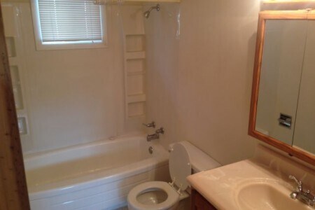 Foto del edificio - 810 Crist Dr