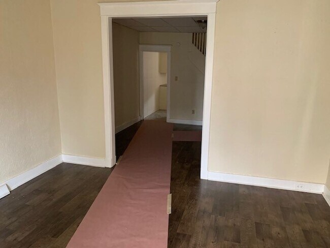 Building Photo - $1,200 Harrisburg 3 bedroom house for rent