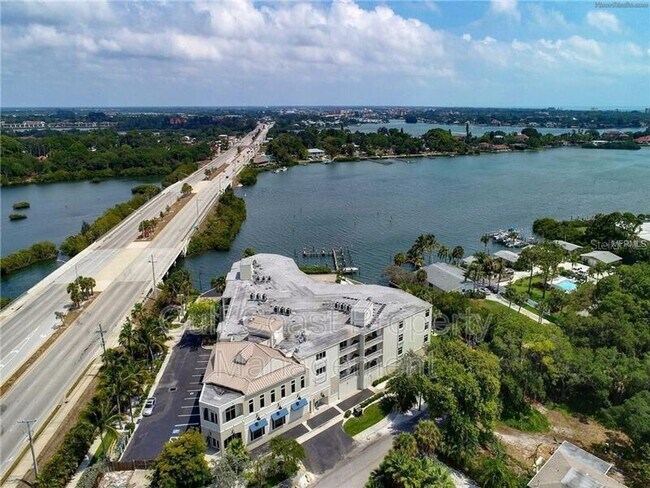 Foto del edificio - 516 S Tamiami Trail