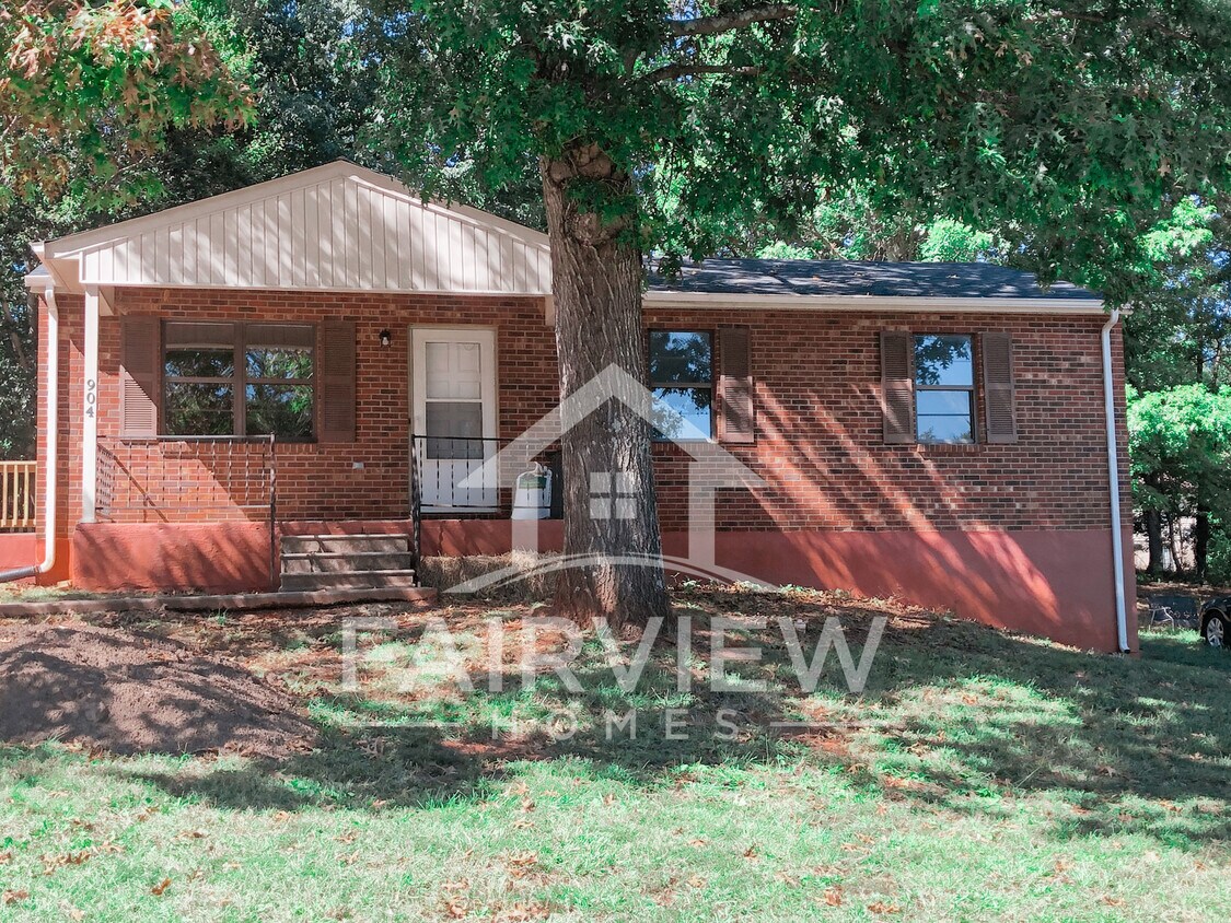 904 13th St, Altavista, VA 24517 House Rental in Altavista, VA