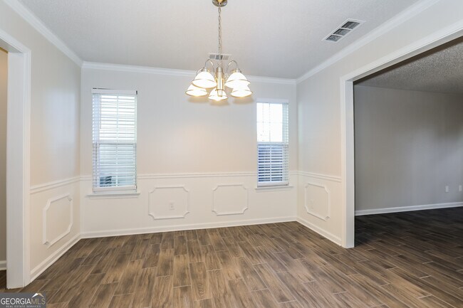 Foto del edificio - 1924 Simmons Ln