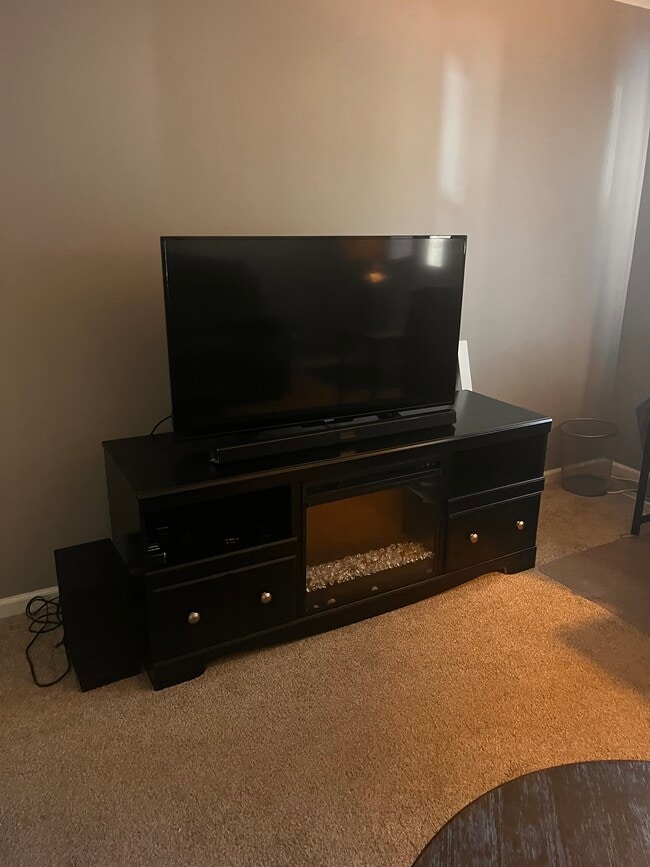 Building Photo - 2829 E Wood St