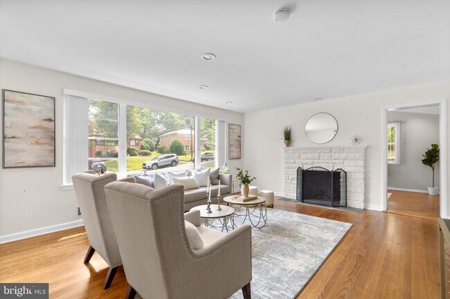 Foto del edificio - 3304 Glenmoor Dr