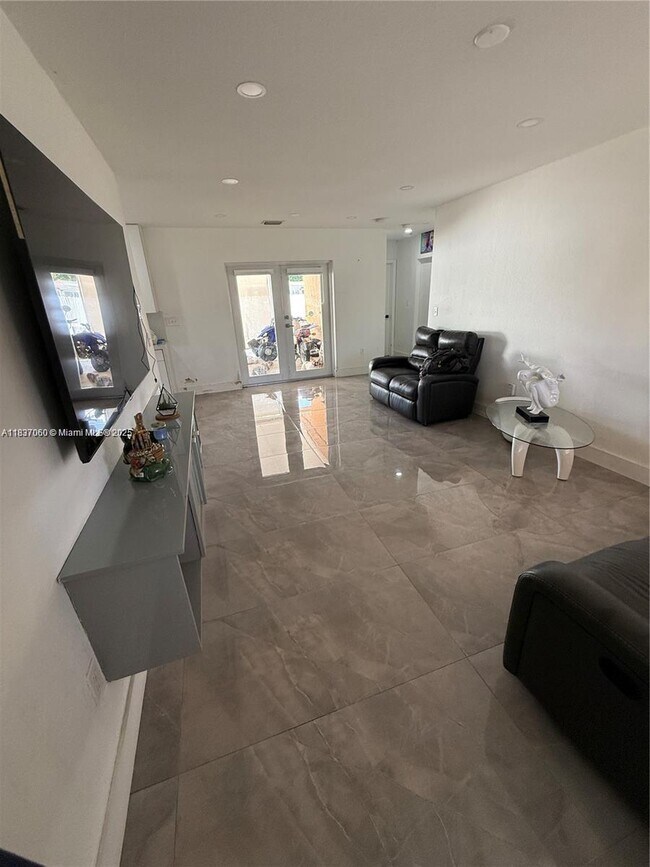 Foto del edificio - 1710 NW 154th St