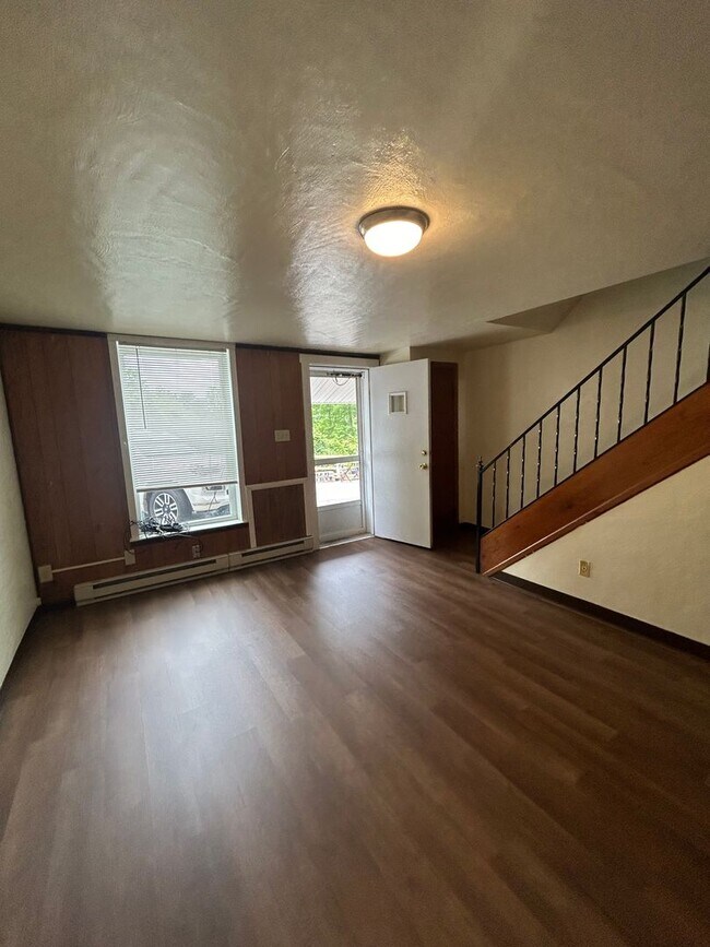 Foto del edificio - 1007-31 Golfview Ave.