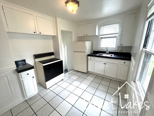 Foto del edificio - Lovely 2 bedroom/1 bathroom ranch home now...