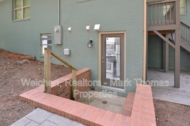 Foto principal - 1900 Sunset Ave