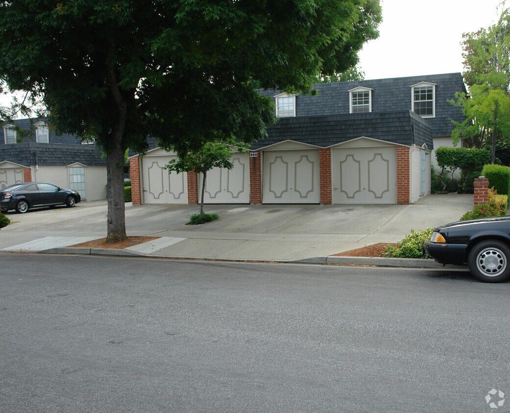 Primary Photo - 982 Mangrove Ave