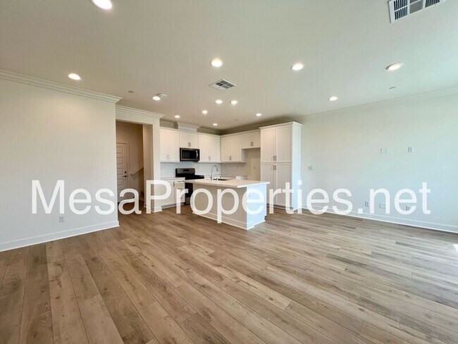 Building Photo - 4253 Hollyhock Paseo
