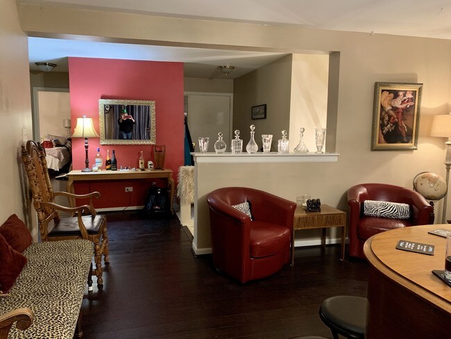 Foto del edificio - 275 Hickory Ln