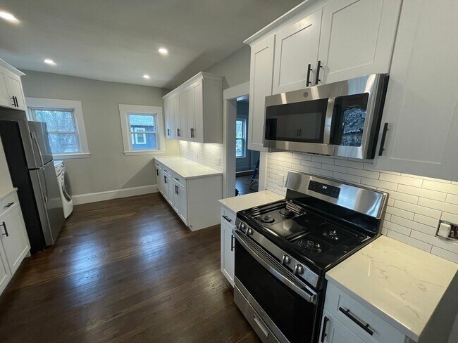 Foto del edificio - 472 Ashmont St