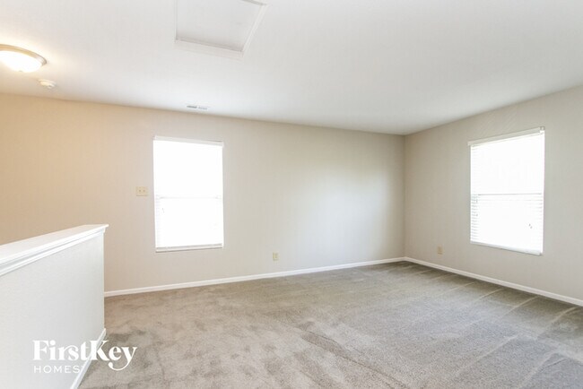 Foto del edificio - 7939 Puckett Ln