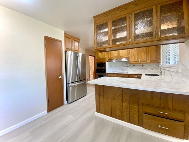 Building Photo - Spacious 3-Bed, 2.5-Bath Home in Fremont’s...