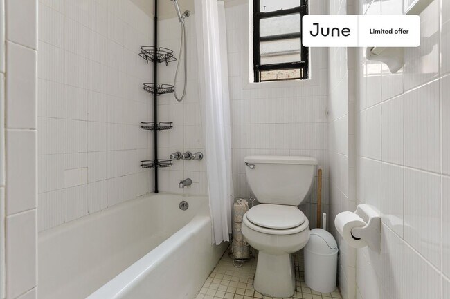 Building Photo - 211 W 109th St