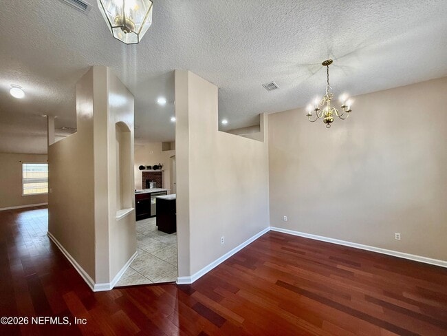 Building Photo - 12856 Chets Creek Dr N