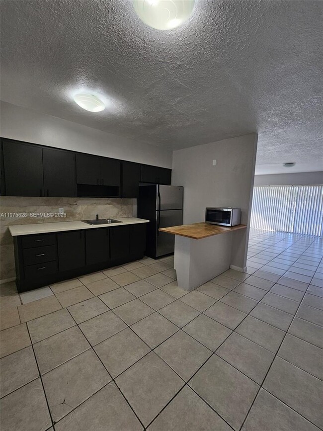 Foto del edificio - 2201 NE 172nd St