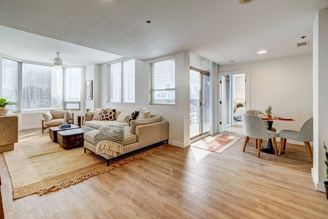 Foto del edificio - Whitney Uptown