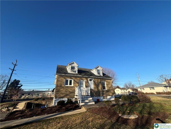 Foto del edificio - 6450 Sullivan Trail