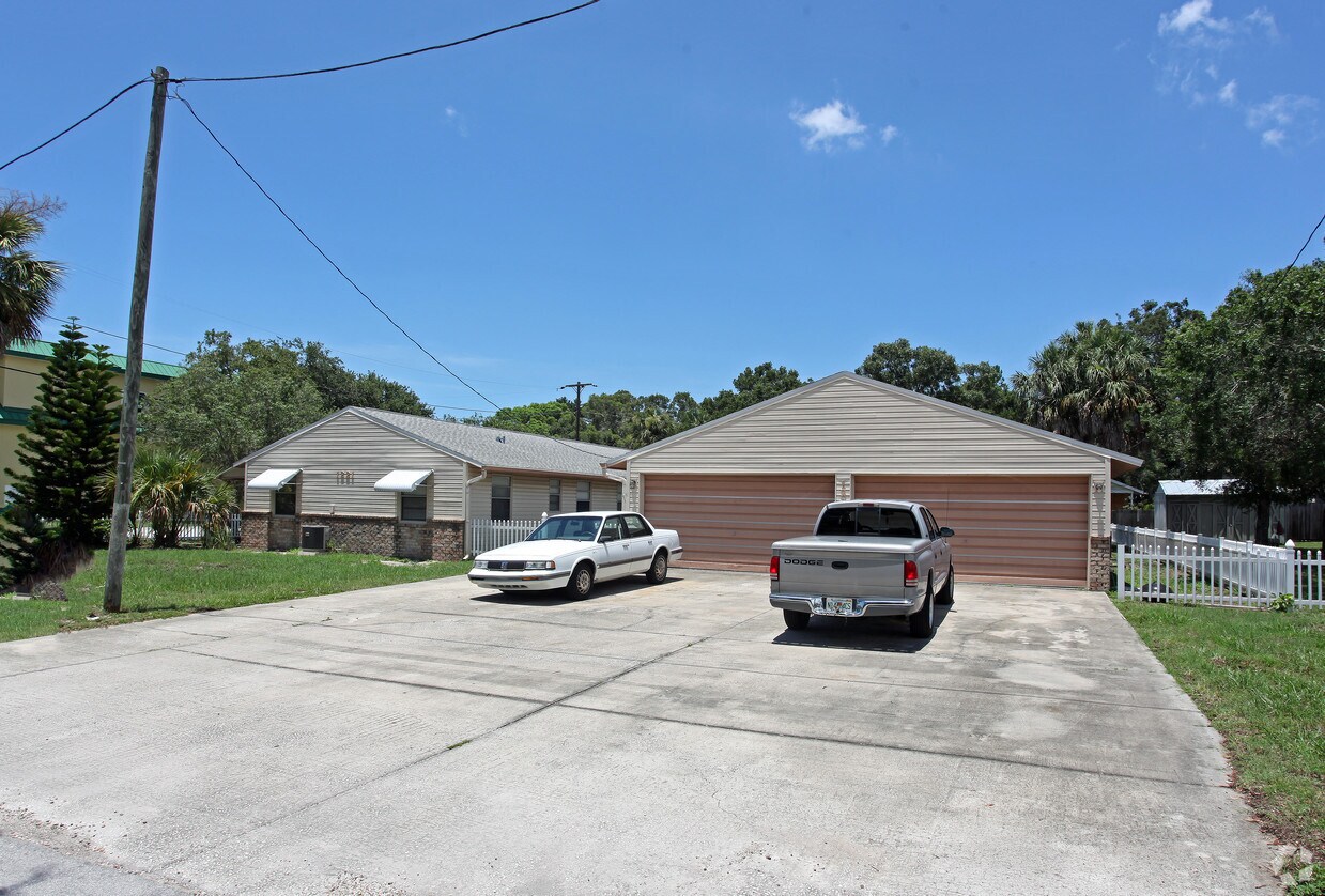 Primary Photo - 1231 Illinois Ave