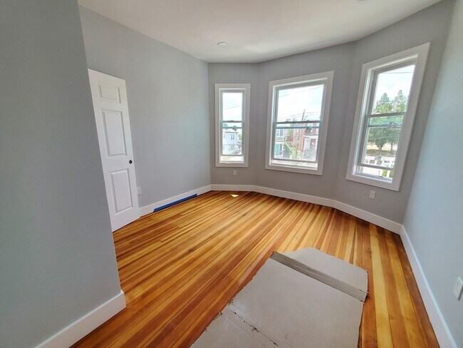 Building Photo - 31 Faywood Ave