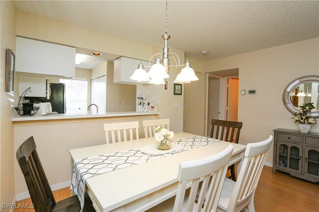 Foto del edificio - 287 Quail Forest Blvd