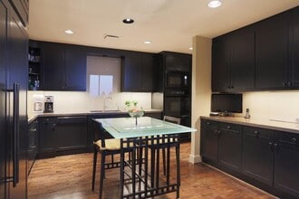 Building Photo - 1111 Hermann Dr