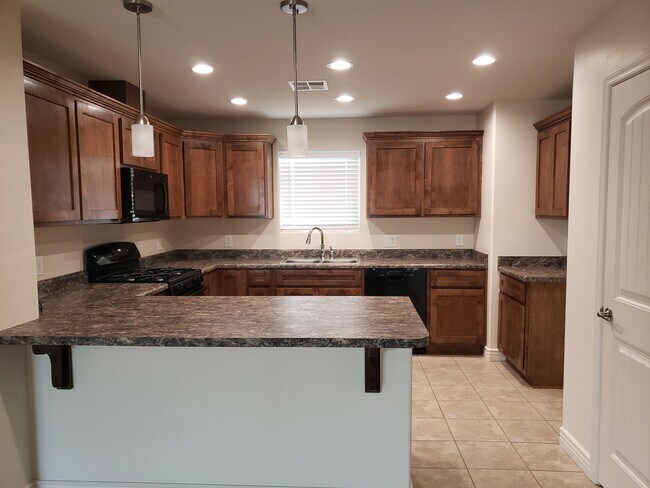 Building Photo - Gorgeous 4 bedroom for rent