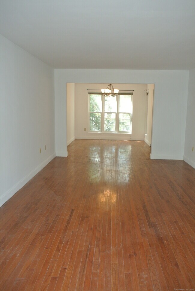 Building Photo - 130 Winchester Ave