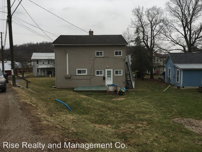 Building Photo - 595-597 Zanesville Ave