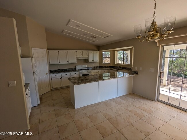 Building Photo - 4381 N Lone Cactus Dr