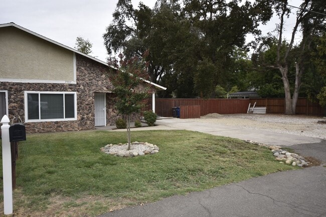 Building Photo - 7597 Orange Dr