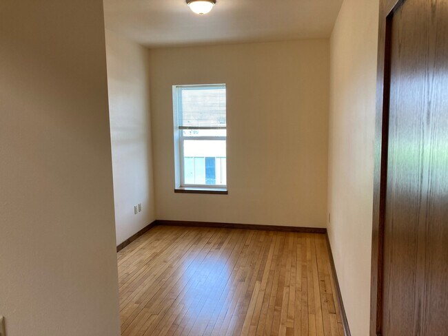 Bedroom 1 - 405 Wisconsin St