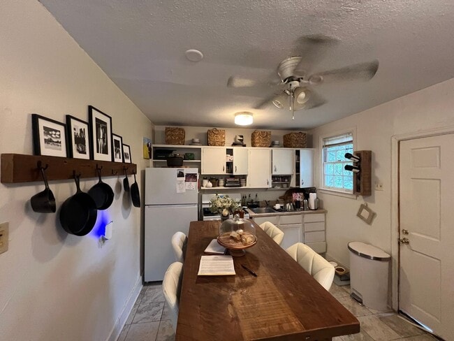 Building Photo - SOUTH DOWNS COTTAGE