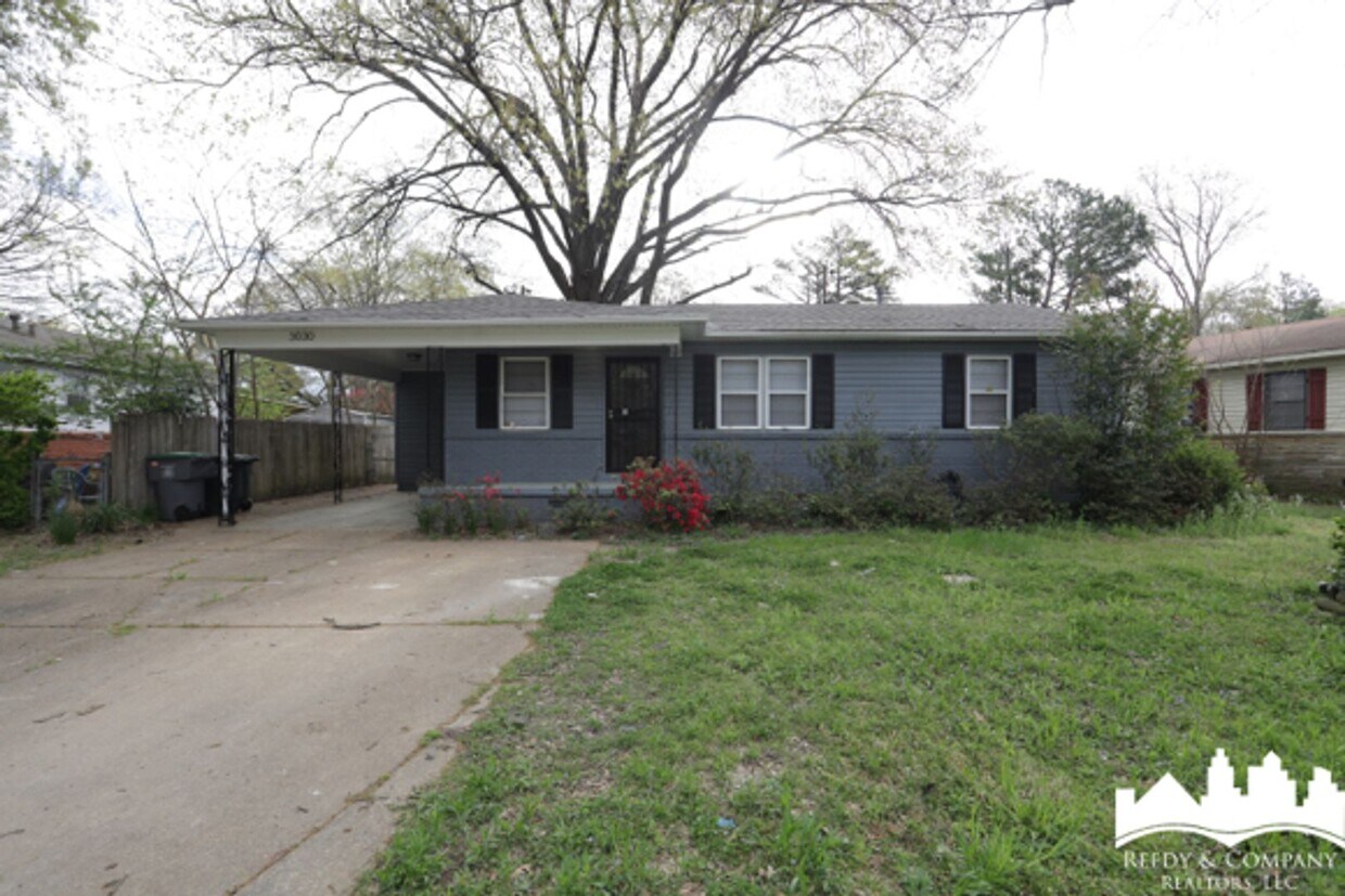 Foto principal - 3030 Bluffdale St