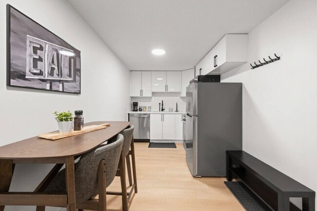 Building Photo - 11232 127 Street-SI ID1491161P