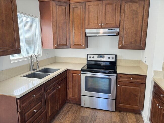 Foto del edificio - 2417 Huntington Ln