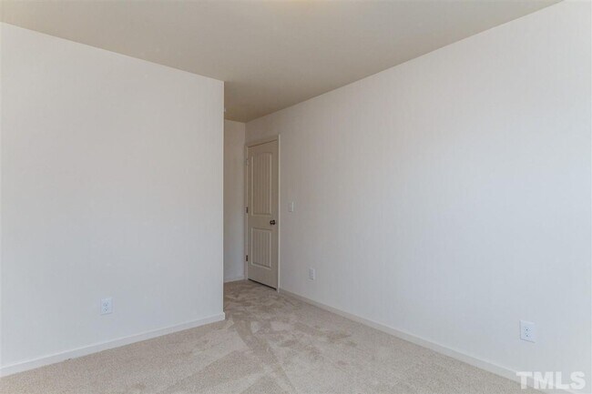 Building Photo - Room in 3 Bedroom Townhome at Spark St