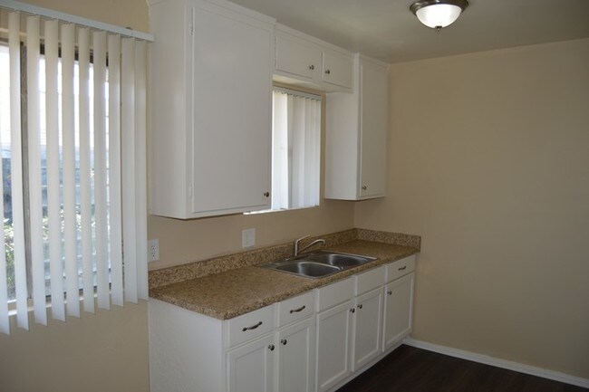 Building Photo - 2 bedroom 1 bath in the city of Rosemead
