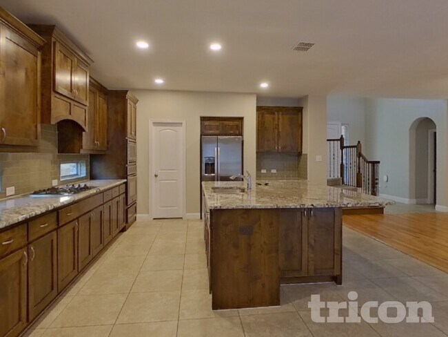 Foto del edificio - 5301 Runnymede Ct