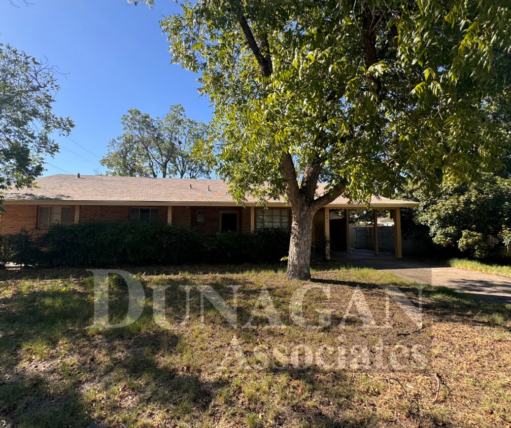 Primary Photo - 3 Bedroom 1 1/2 bath home