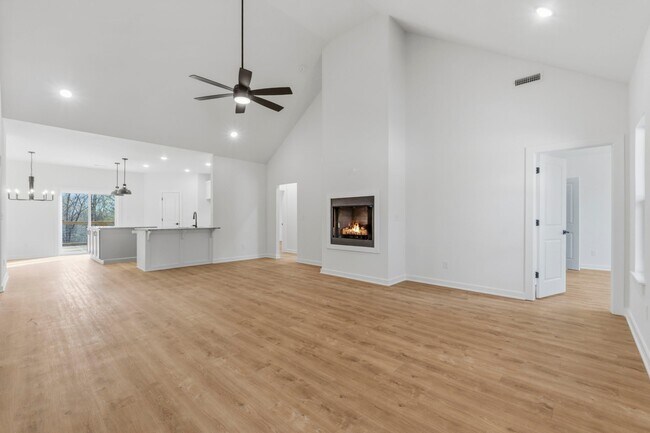 Building Photo - 98 Selkirk Dr