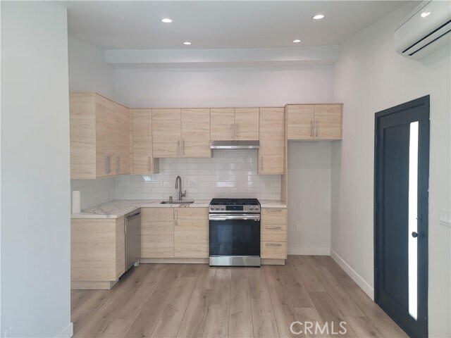 Foto del edificio - 17316 Bircher St