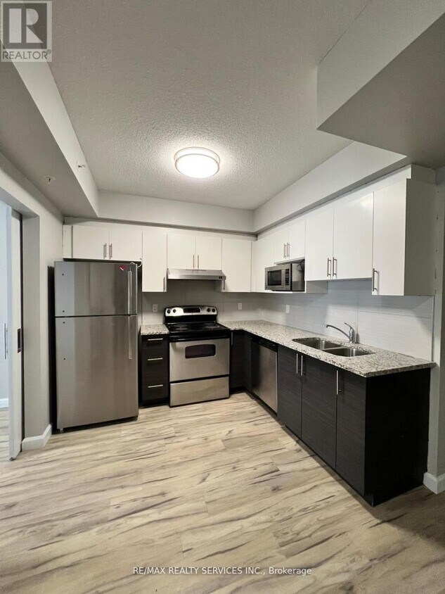 Primary Photo - 258A-258A Sunview St